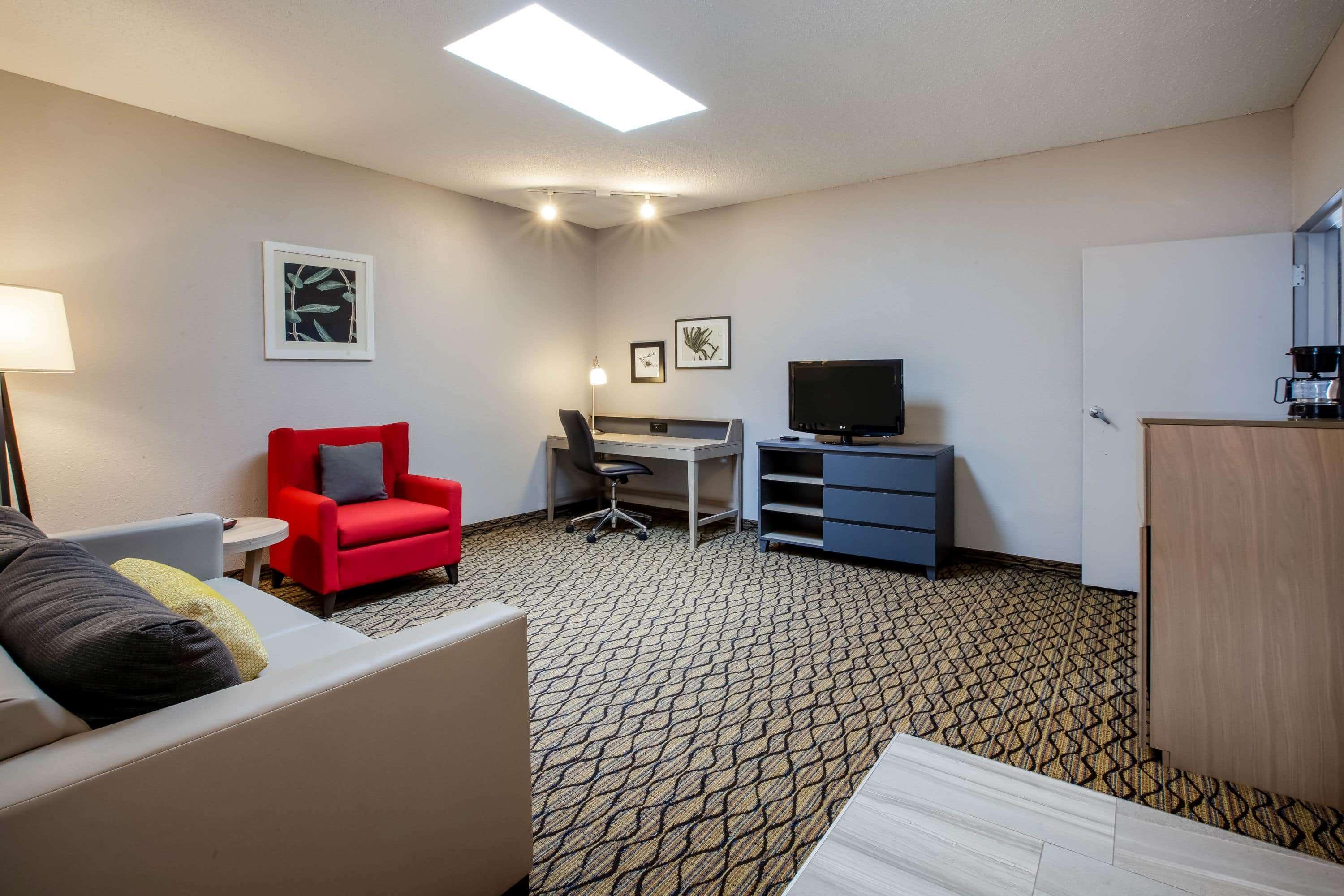 Days Inn&Suites by Wyndham Rochester Hills MI Exterior foto